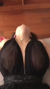 撕开内裤插入小弟弟猛抽蜜穴高潮