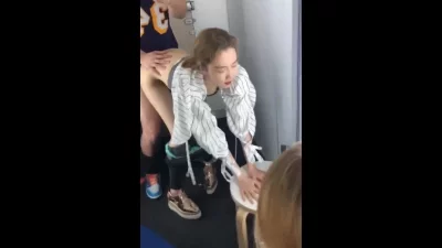 试衣间和健身房糟蹋露脸极品女友⑨①大神约炮交流学习分享群