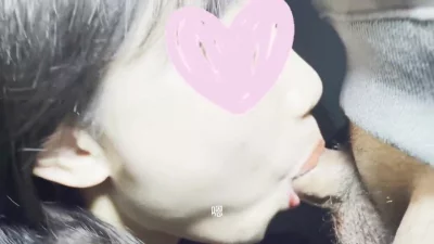 不，我是学播音主持的